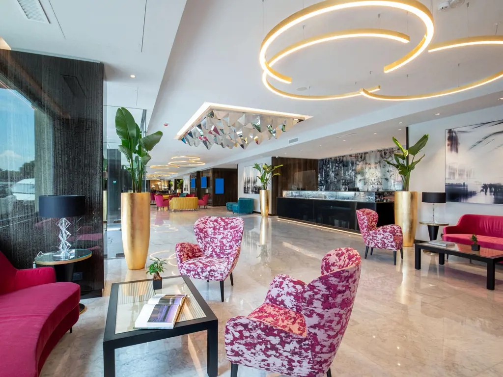 <p style="text-align: center;"><strong>Hotel St. Martin</strong></p>
<p style="text-align: center;"><span>Via San Martino della Battaglia, 58, </span><span>00185 Roma</span></p>